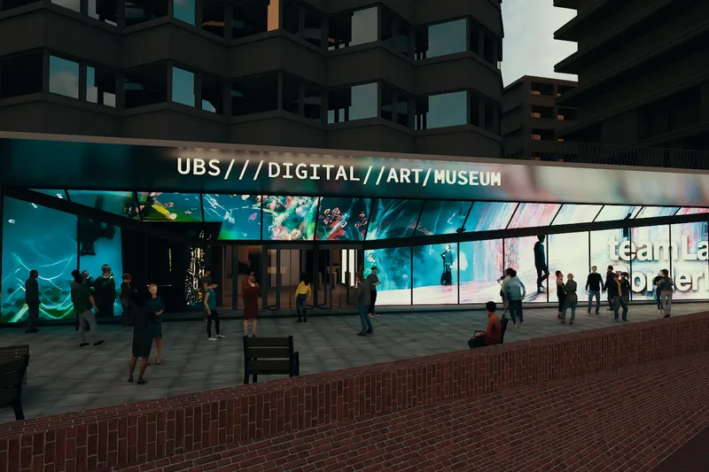 Außenansicht des UBS Digital Art Museum mit Menschenansammlungen davor, mit einer digitalen Kunstanzeige und Beschilderung für 'teamLab Borderless'.